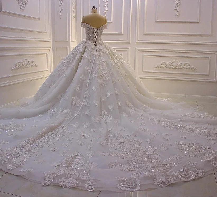Long Princess Sweetheart Off-the-Shoulder Backless Appliques Lace Ruffles Tulle Wedding Dress (ZD15111)