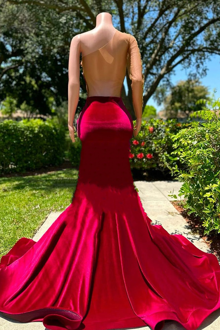 Long sleeves One-Shoulder Gold Appliques Burgundy Prom Dresses