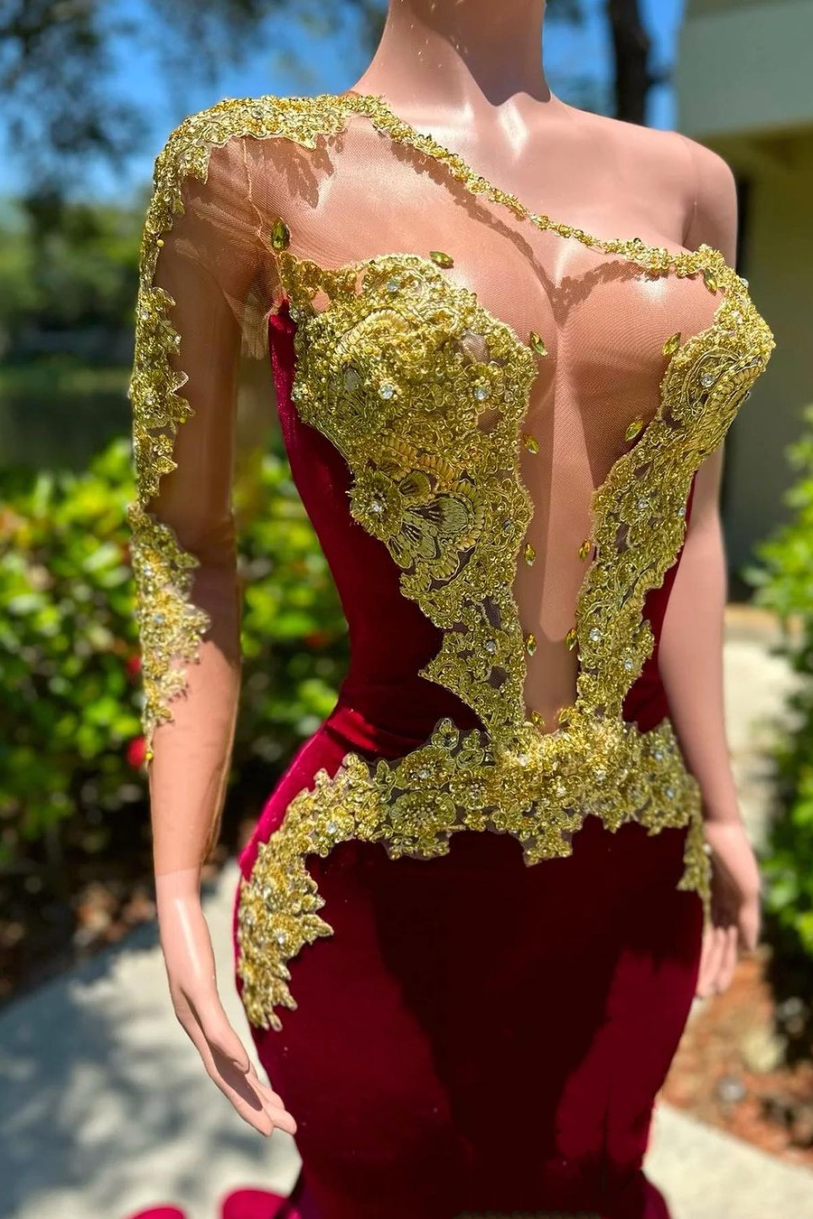 Long sleeves One-Shoulder Gold Appliques Burgundy Prom Dresses