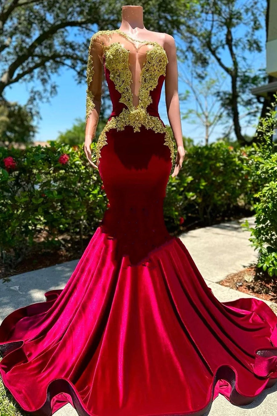 Long sleeves One-Shoulder Gold Appliques Burgundy Prom Dresses