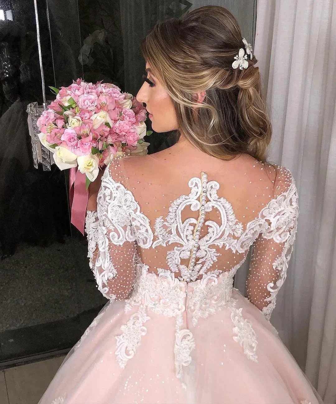 Long Sleeves Princess Off-the-shoulder Tulle Floral Lace Appliques Wedding Dress (ZD15057)