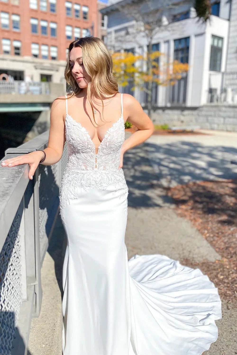 Long Sweetheart Appliques Lace Open Back Mermaid Wedding Dress (ZD14294)