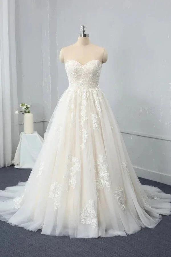 Long Sweetheart Backless Appliques Lace Tulle A-Line Wedding Dress (ZD15107)