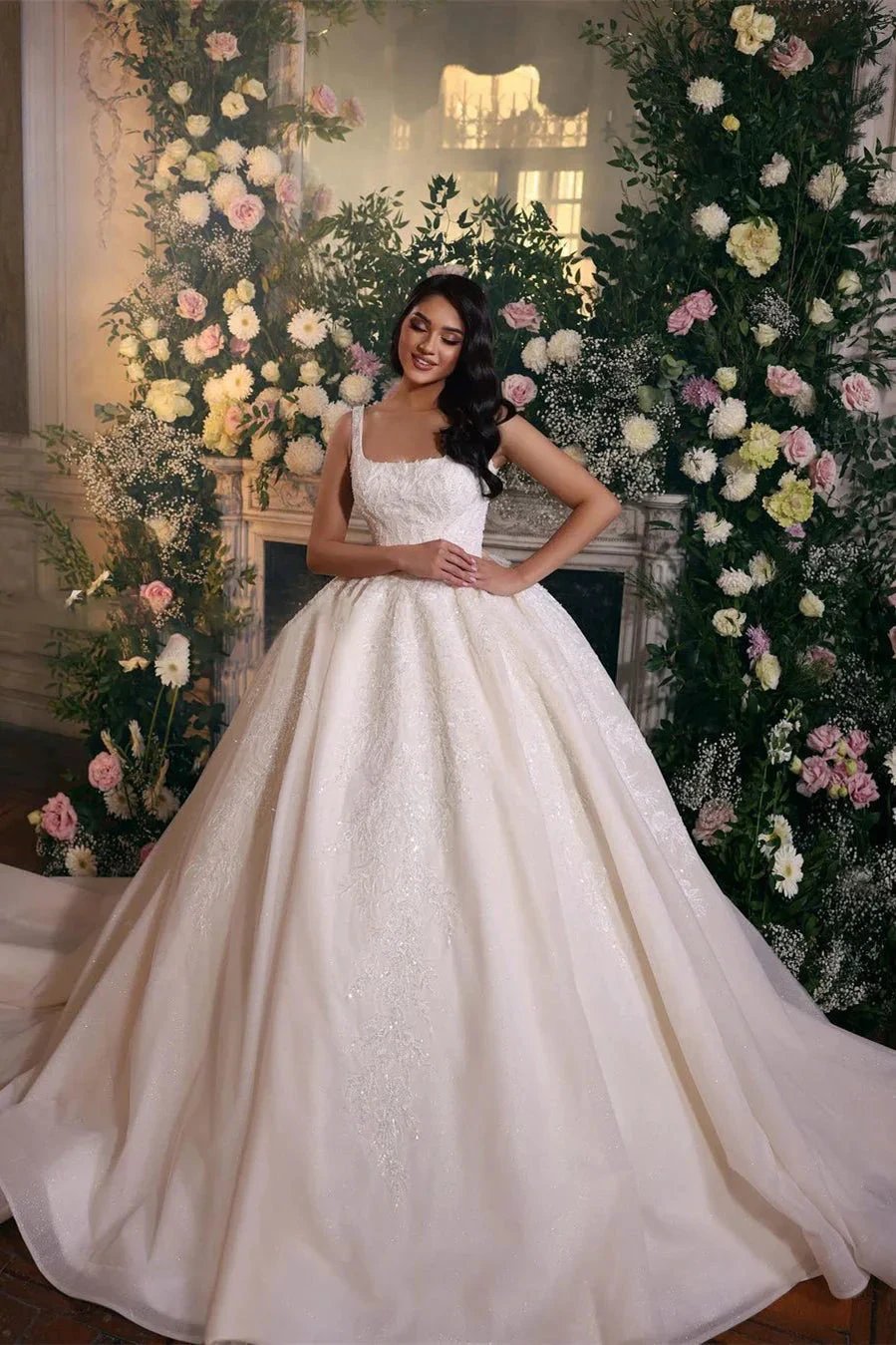 Luxurious A-line Princess Lace Sleeveless Ball Gown Wedding Dress (ZD14510)