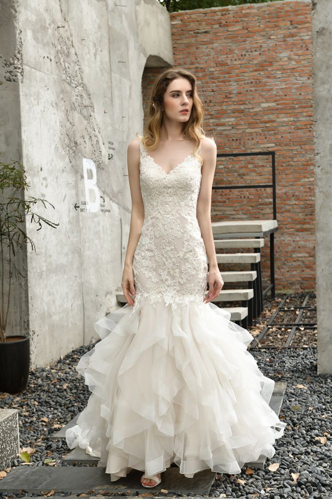 Luxurious Mermaid Ivory V-Neck Spring Lace Wedding Dress with Ruffless Train