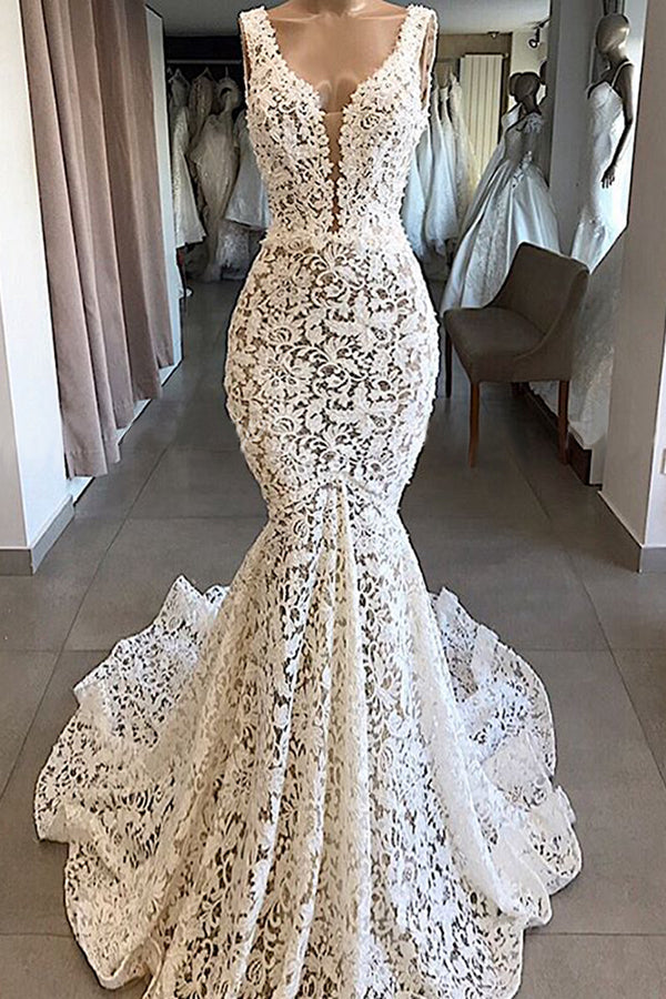 Luxurious Plunging V-Neck Mermaid Lace Wedding Dresses Romantic Bridal Gowns for Garden Wedding