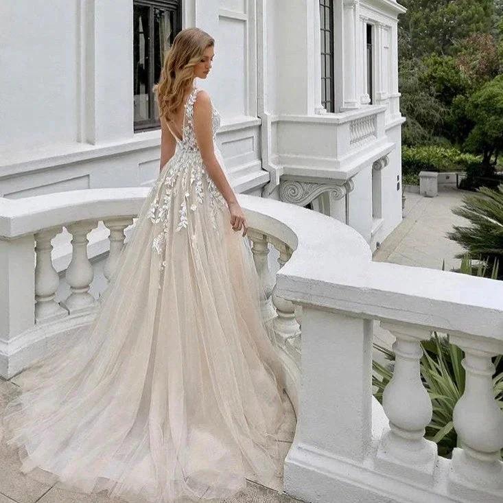 Luxury Long A-line V-neck Tulle Sleeveless Backless Wedding Dress with Lace (ZD15120)