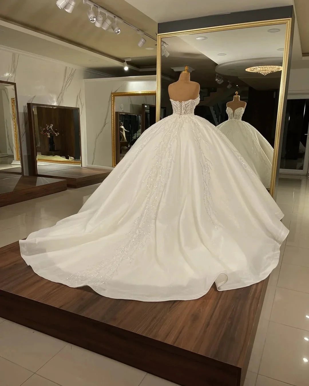 Luxury Long Ball Gown Sweetheart Glitter Wedding Dress (ZD14396) - View 2 | VelvetHem