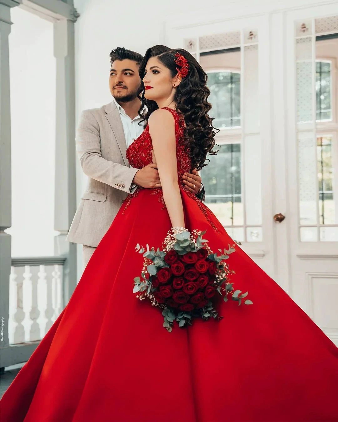 Luxury Long Princess Satin V-neck Wedding Dresses with Lace (ZD15045)