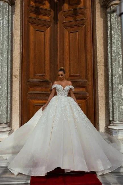 Luxury Princess Long A-line Off-the-shoulder Lace Wedding Dresses (ZD14950)