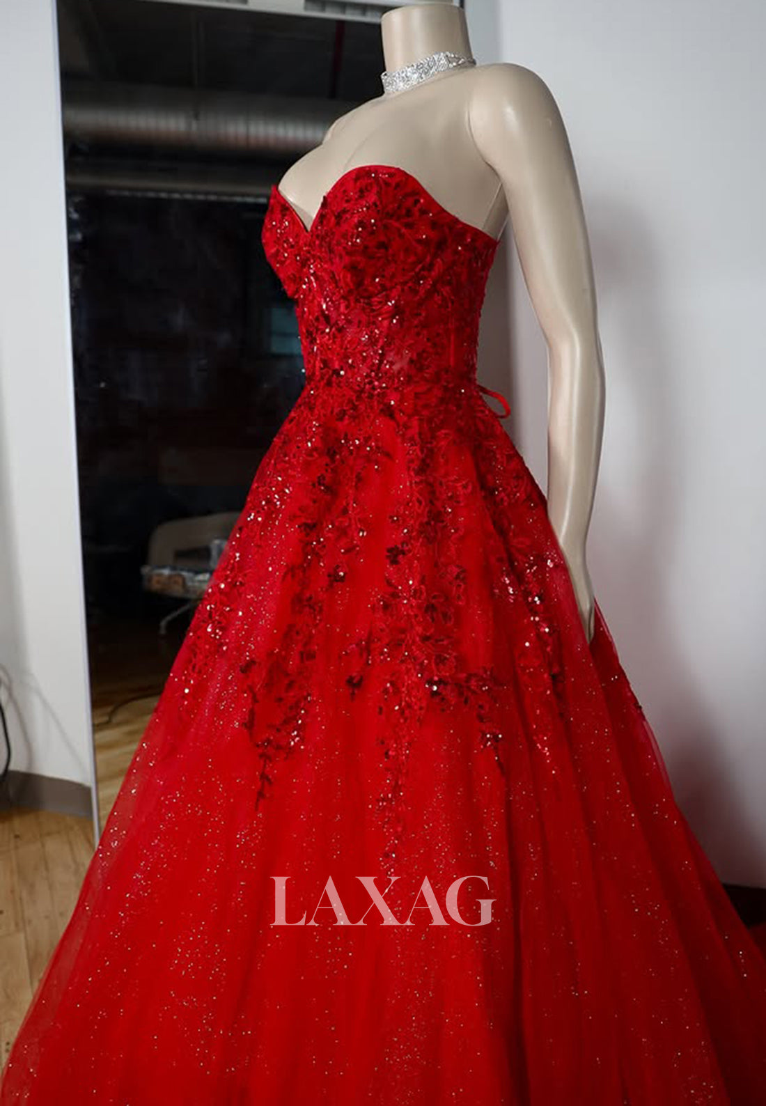 Sweetheart Off-Shoulder Sleeveless A-Line Prom Dress Pleated Applique Glitter-Tulle Party Gowns