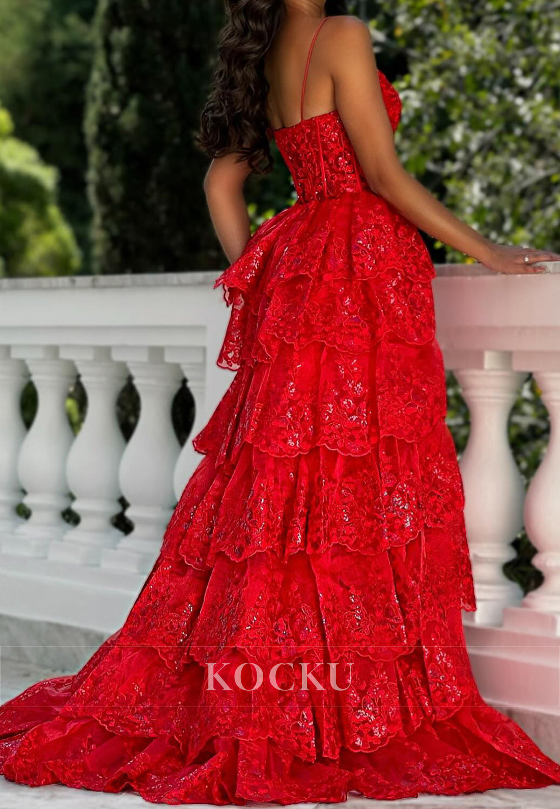 Sparkly Spaghetti Straps Scoop Neck A-Line Tiered Lace Ball Gowns with Appliquess Party Dress