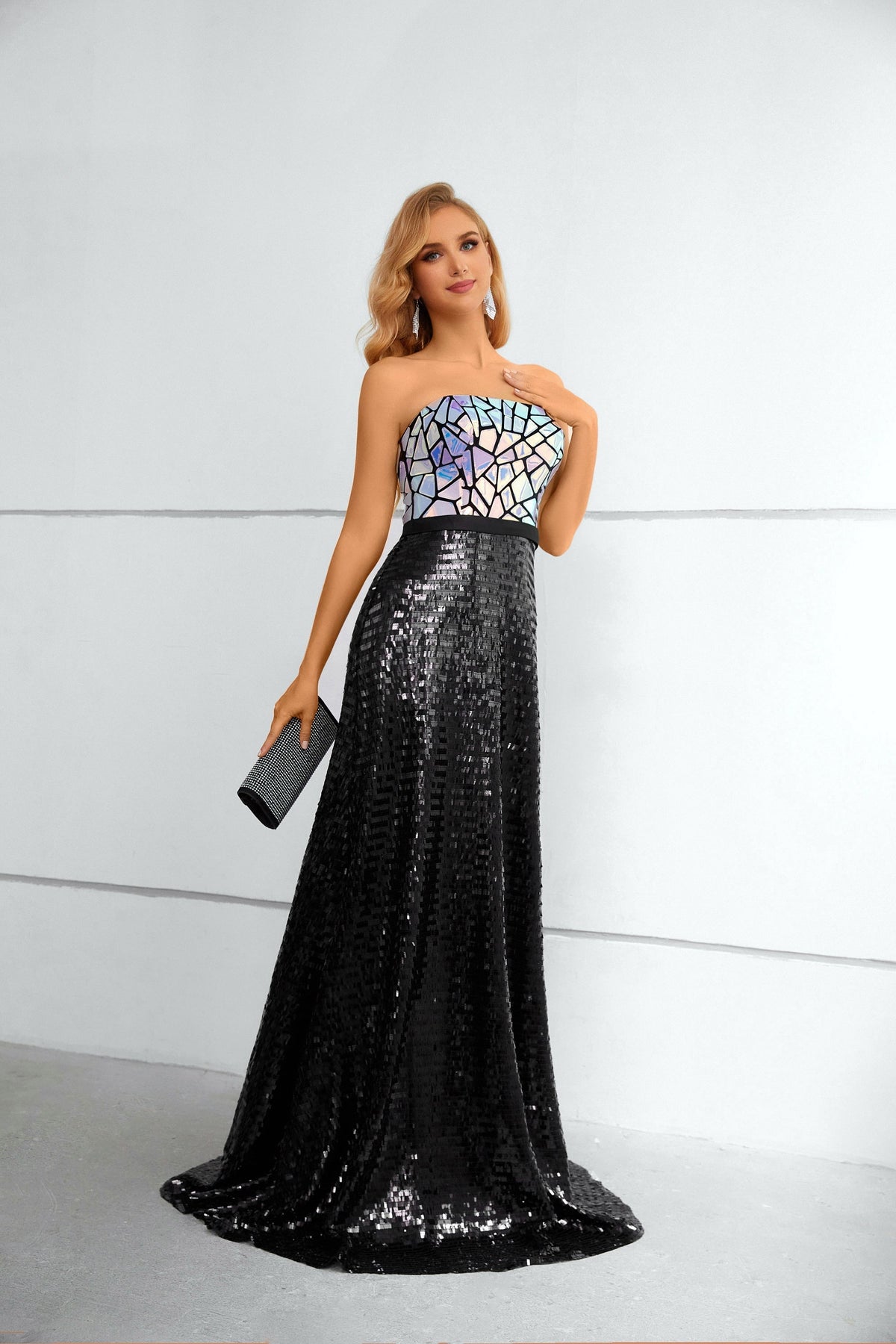 Mermaid Strapless Sequined Floor-Length Sleeveless Backless Lace Prom Dress