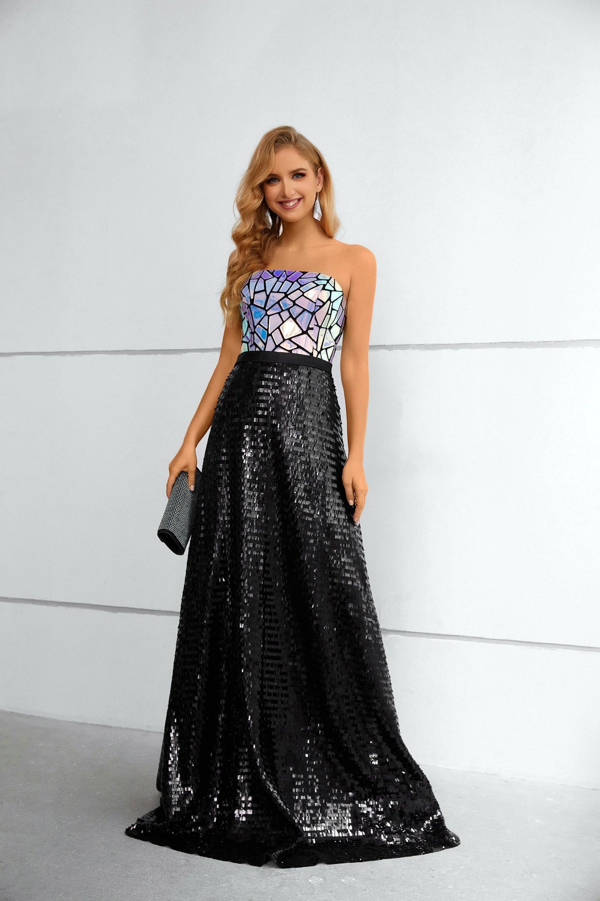Mermaid Strapless Sequined Floor-Length Sleeveless Backless Lace Prom Dress