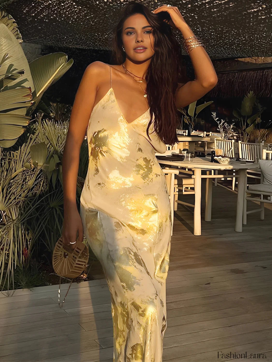 Minimalist Dress Inspired by Contemporary Streetwear Fashion 6