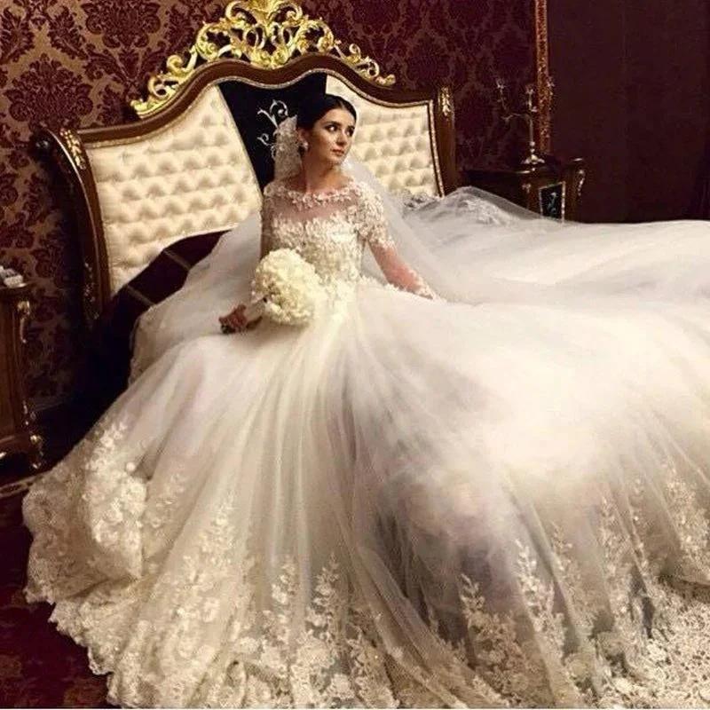 Modern Elegant Wedding Dress Stunning Long Appliques Sleeved Arabic Bridal Wears (ZD13792)