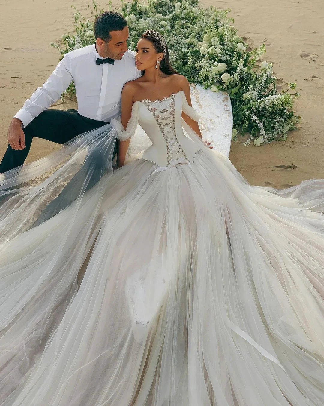 Modern Long A-line Off-the-shoulder Sleeveless Tulle Corset Wedding Dress (ZD14808)