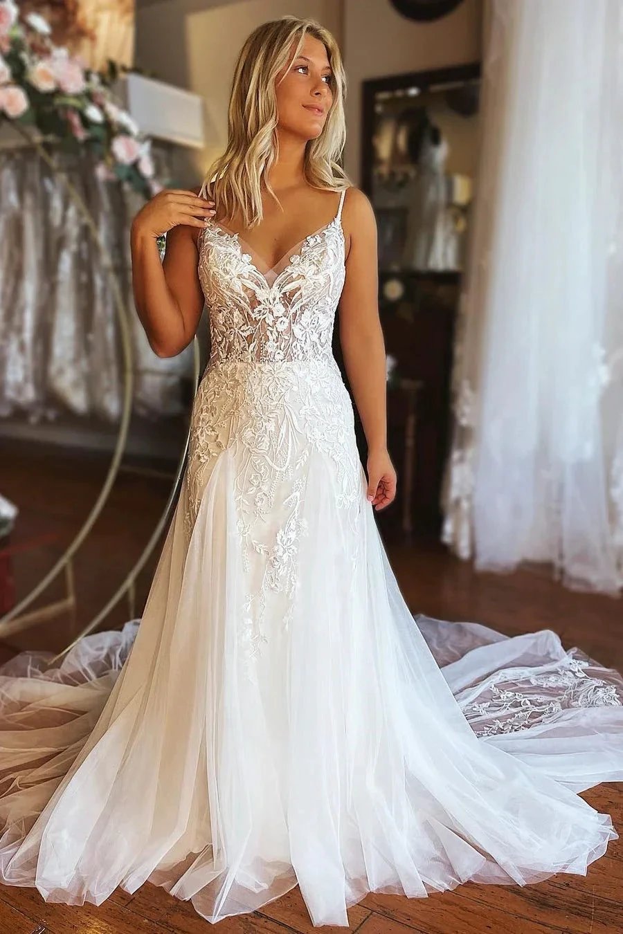 Modern Long A-line Spaghetti Straps Lace Sleeveless Wedding Dress (ZD14587)