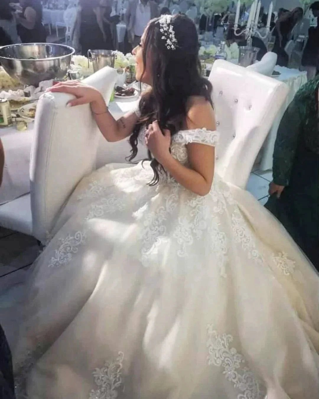Modest Long A-line Off-the-shoulder Tulle Princess Wedding Dress with Lace (ZD15170)