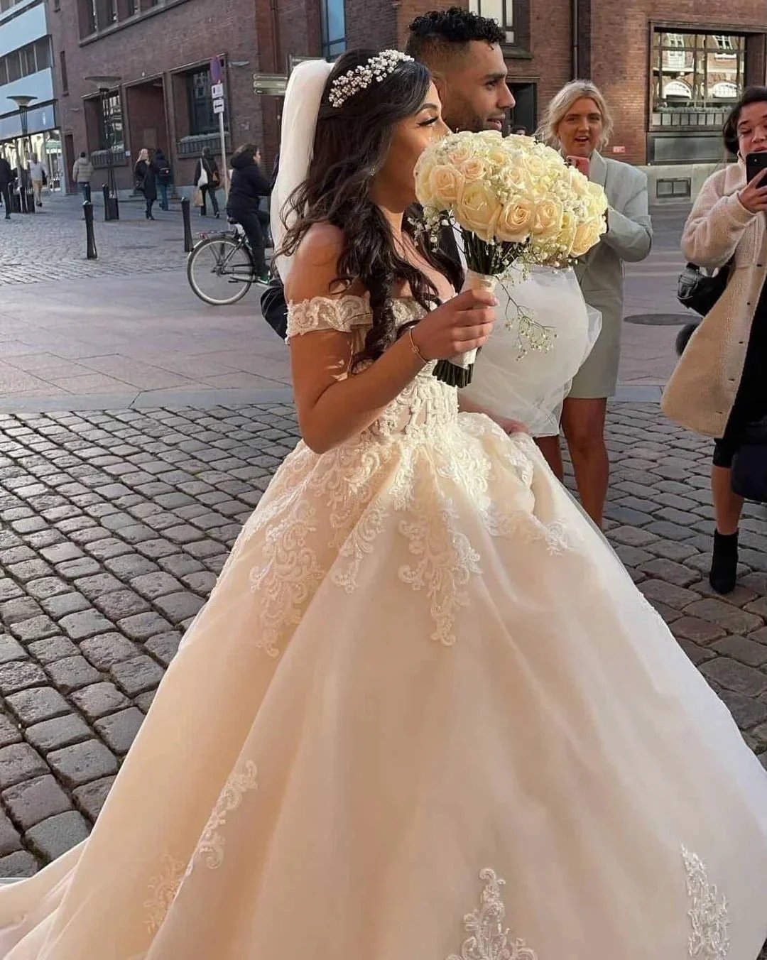 Modest Long A-line Off-the-shoulder Tulle Princess Wedding Dress with Lace (ZD15170)