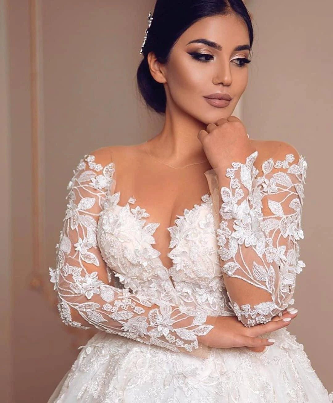 Modest Long Princess Tulle Lace Wedding Dress with Sleeves (ZD15143)
