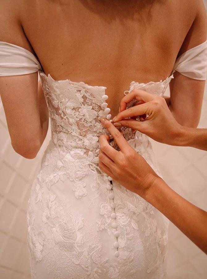Off Shoulder Court Train Chiffon Wedding Dress with Lace Appliques (ZD16351)