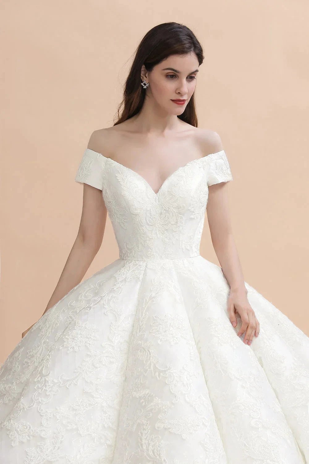 Off Shoulder Floor Length Bridal Gowns Lace Appliques Chapel Train Wedding Dress (ZD14765)