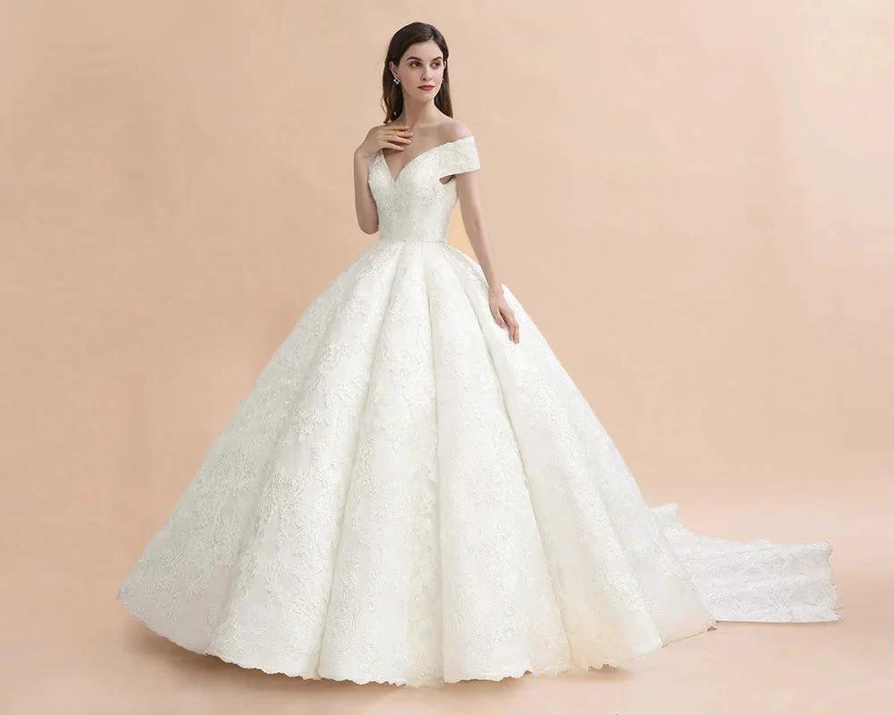 Off Shoulder Floor Length Bridal Gowns Lace Appliques Chapel Train Wedding Dress (ZD14765)