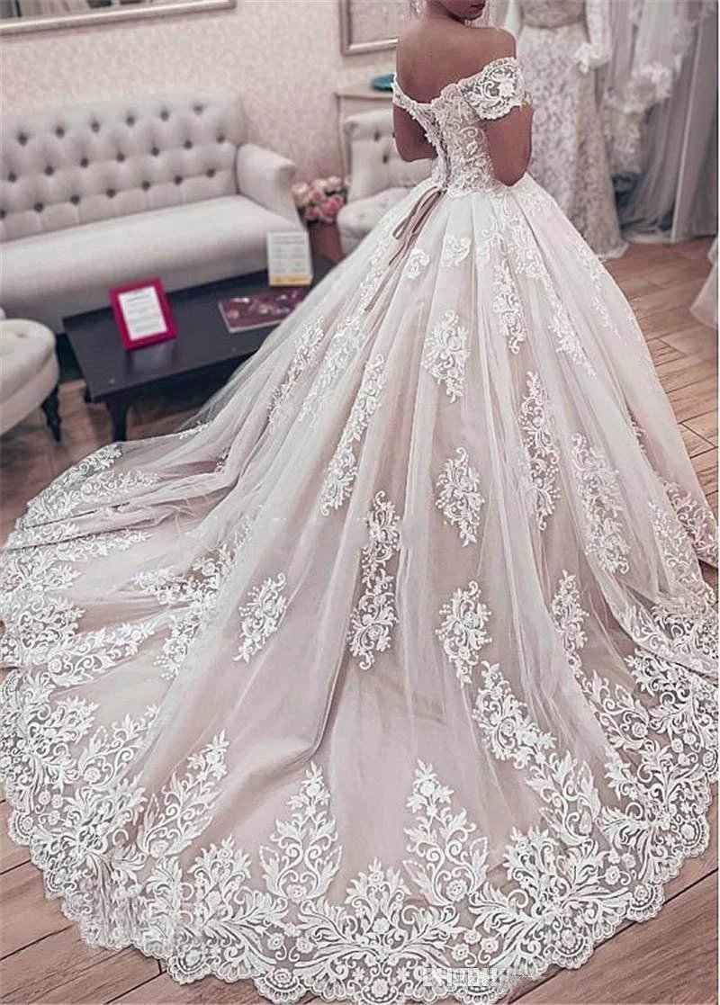 Off the Shoulder Lace Appliques Ball Gown Wedding Dress (ZD16266)