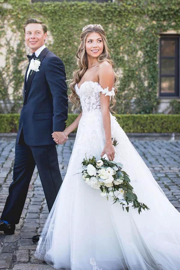 Off The Shoulder Lace Appliques Modest Tulle Princess Wedding Dress (ZD15316)