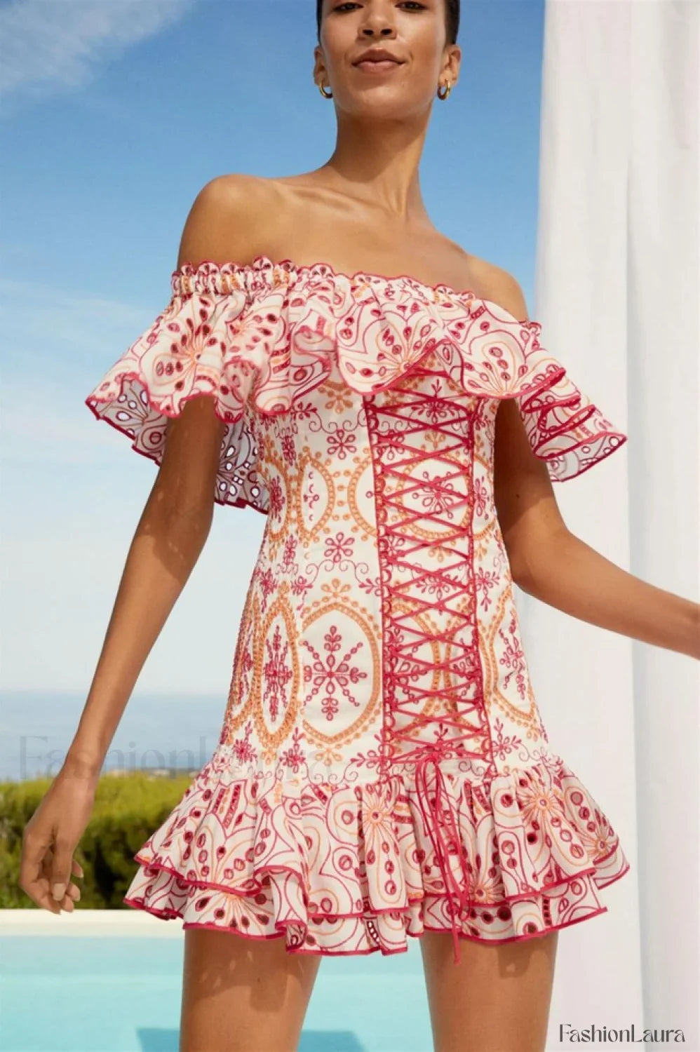 Pia Elegant Short Dress