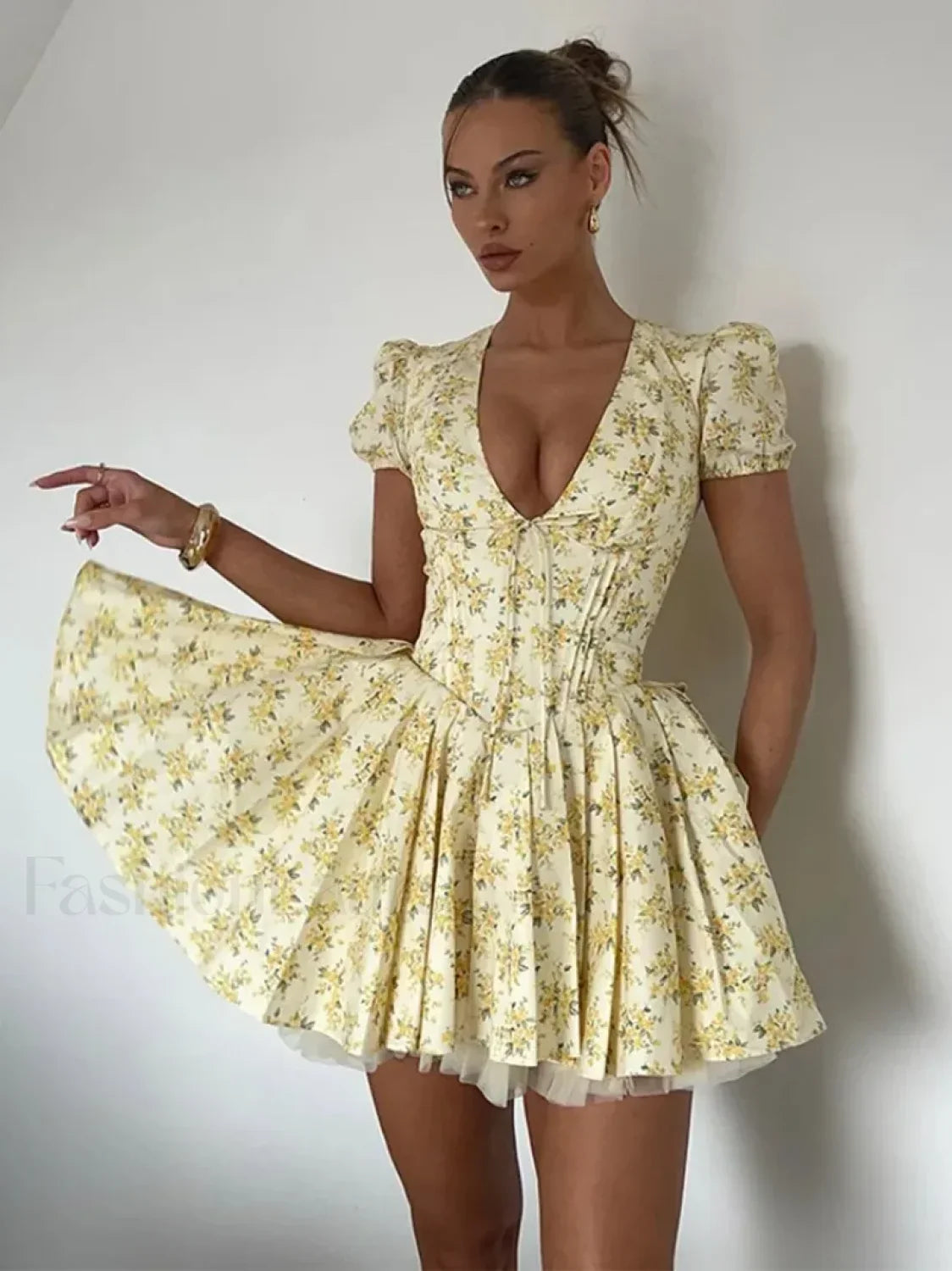 Pleated Puff Sleeve Urban Dress for Boutique Fashion Look