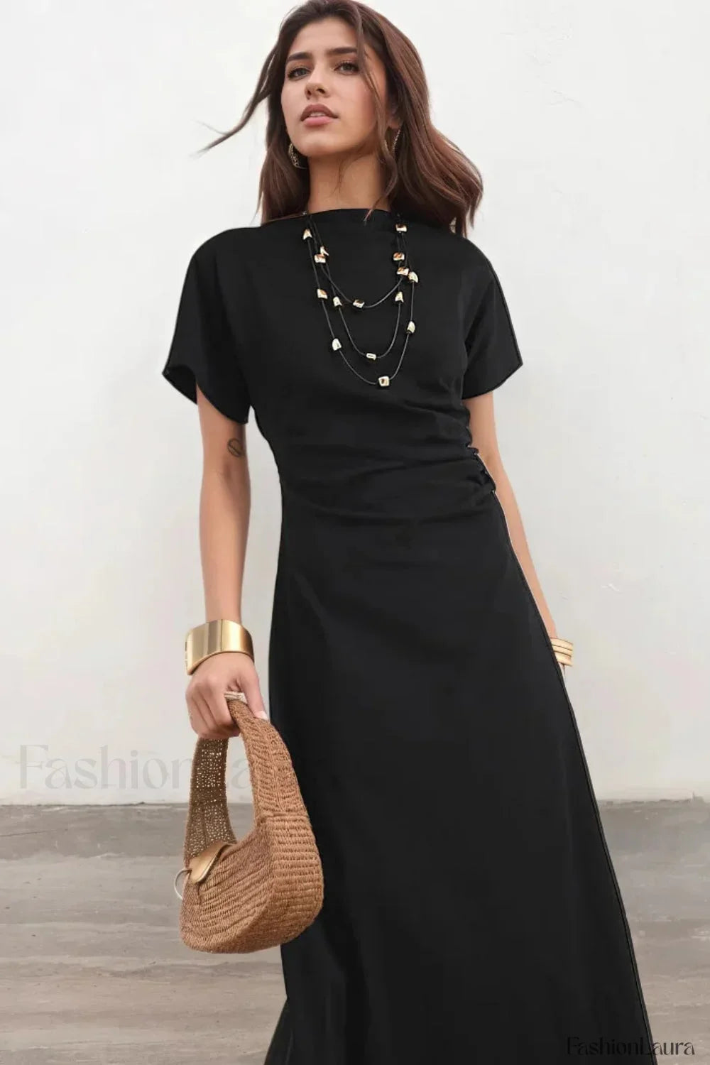 Minimalist Dress Inspired by Contemporary Streetwear Fashion 12