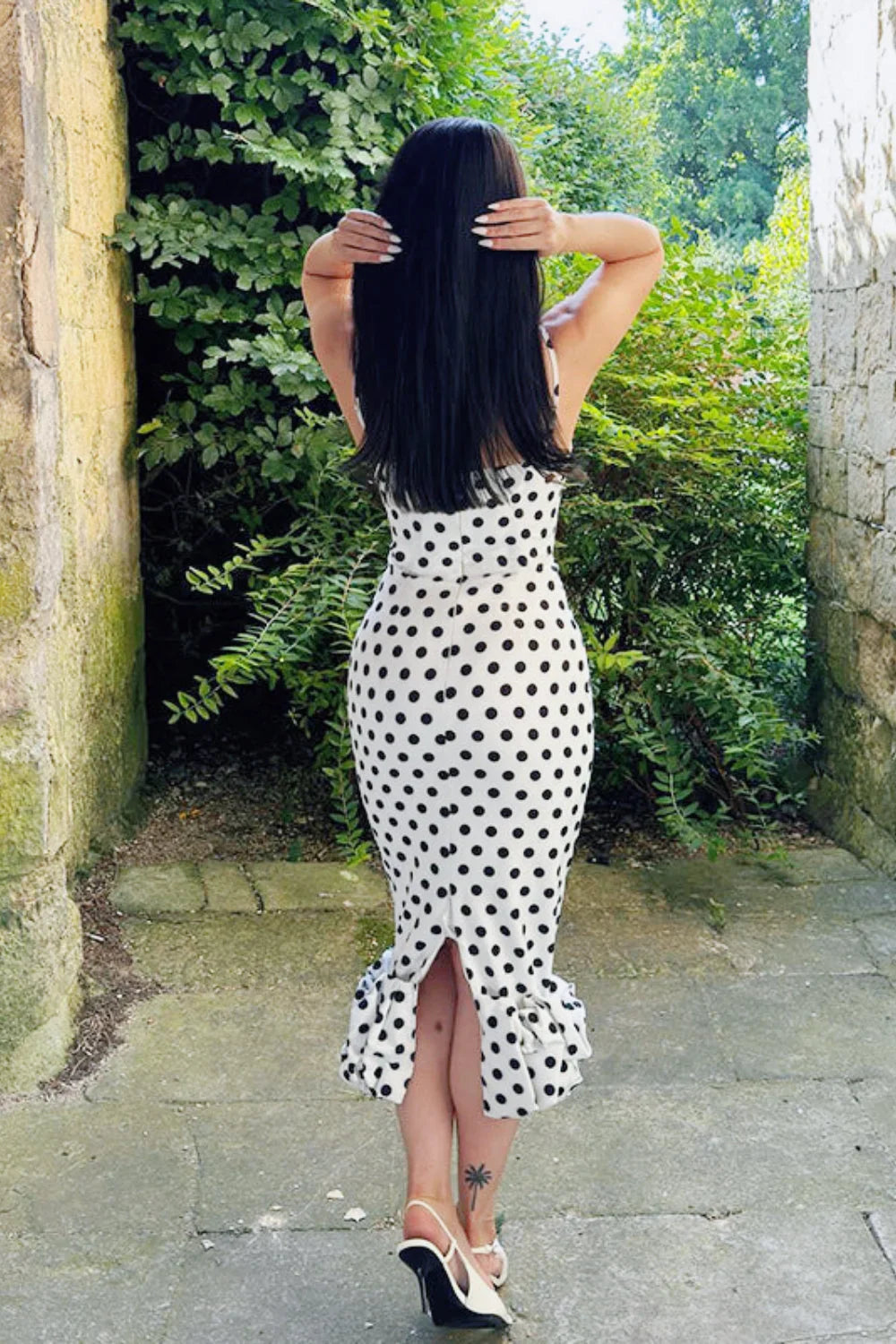 Tailored Dress Inspired by Contemporary Streetwear Fashion 8