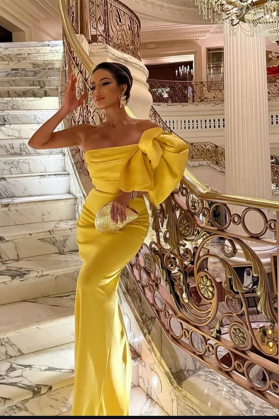 Pretty Yellow Strapless Mermaid Satin Prom Dress Sleeveless Long