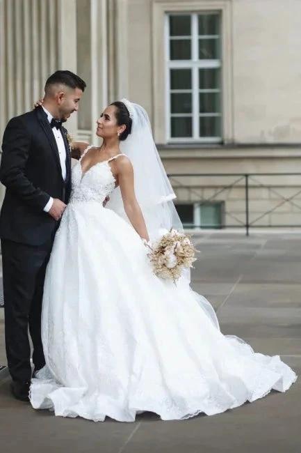 Princess White A-line V-neck Sleeveless Wedding Dresses With Lace (ZD14972)