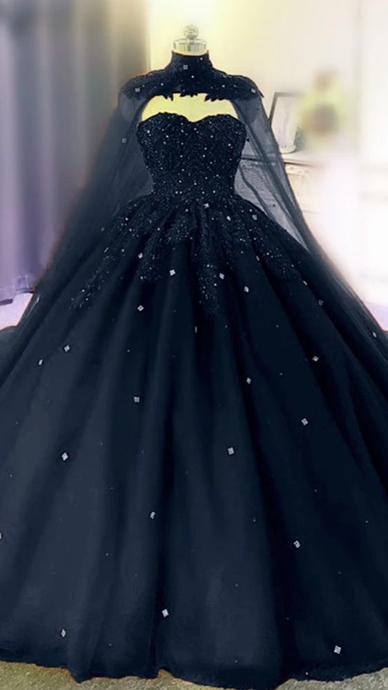 Sweetheart Ball Gown Wedding Dress With Cape