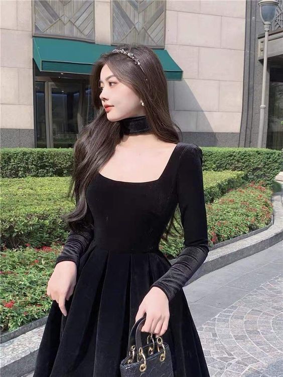 Square Collar Black Velvet Prom Dress Simple Party Dress With Long Sleeves - FashionDia