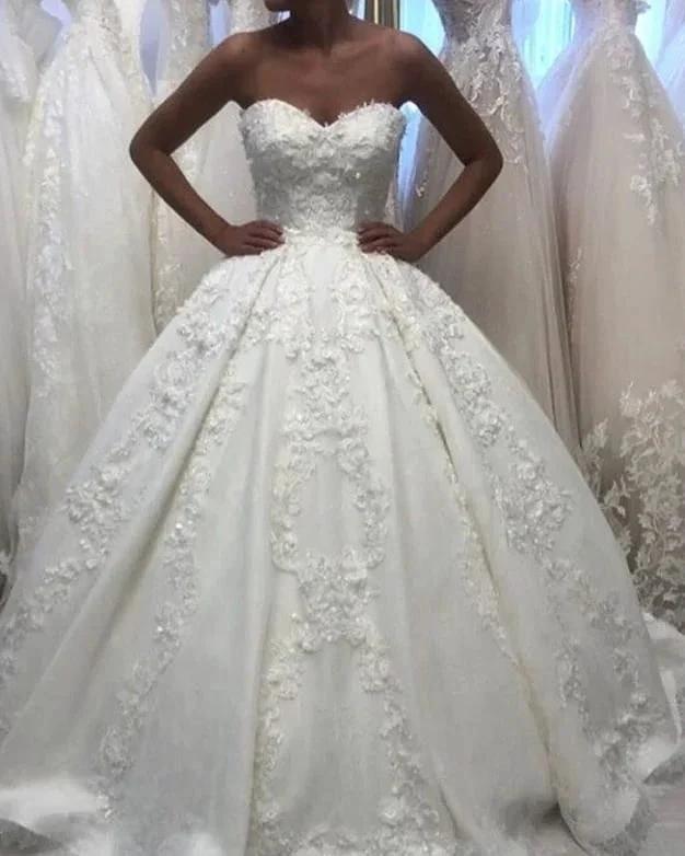 Romantic Long Ball Gowns Sweetheart Wedding Dress With 3D Floral Appliques Lace (ZD15114)