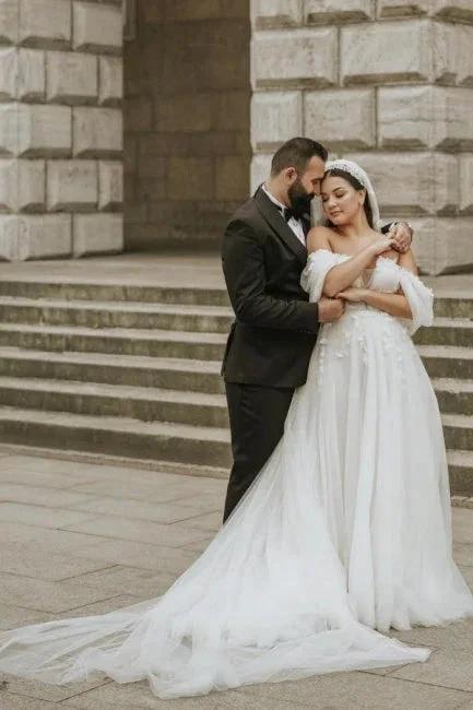 Romantic off-the-shoulder cap sleeves a-line tulle Wedding dress (ZD14850)