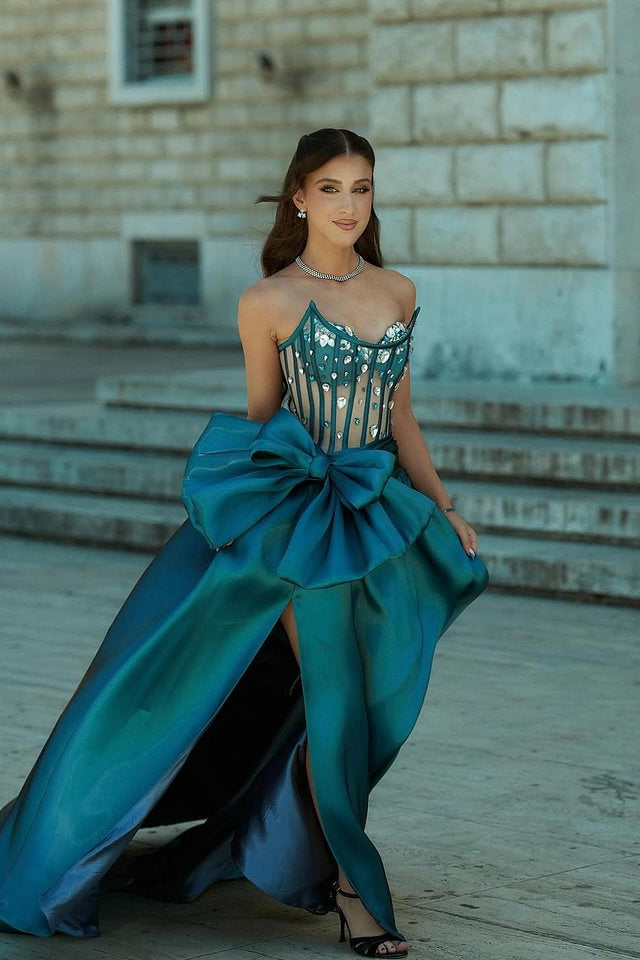 Romantic Peacock Strapless A-Line Prom Dresses Gem With High Slit Bowknot