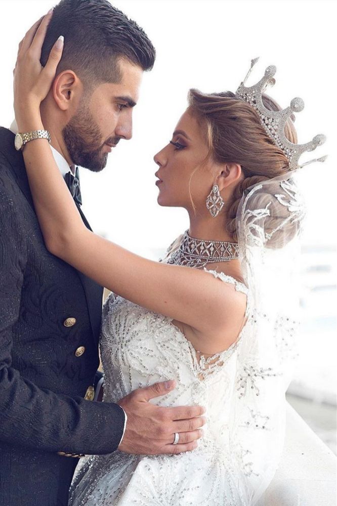 Romantic Sequined Pattern A-Line Wedding Dress V-Neck Sleeveless Crystal Gowns