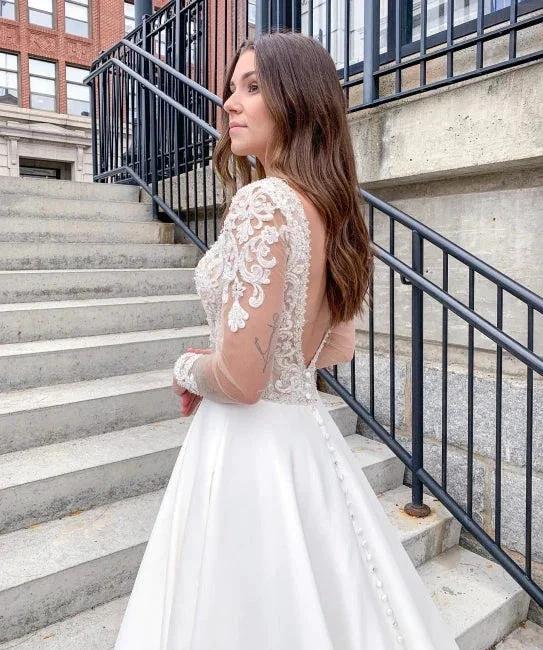 Romantic Soft Lace Wedding Dress Long Sleeves Aline Bridal Dress with V-Neck (ZD14757)