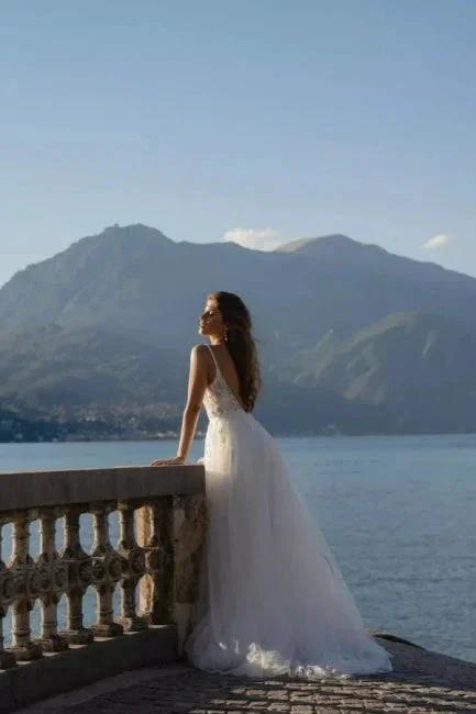 Romantic spaghetti straps sleeveless a-line lace Wedding dresses (ZD14864)