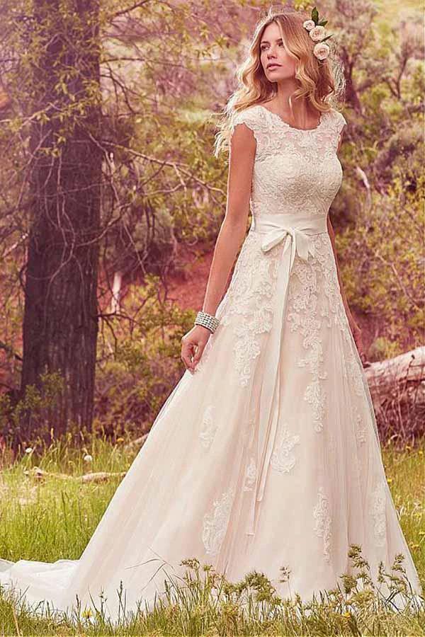 Scoop Neckline A-Line Tulle Wedding Dresses With Lace Appliques (ZD16295)