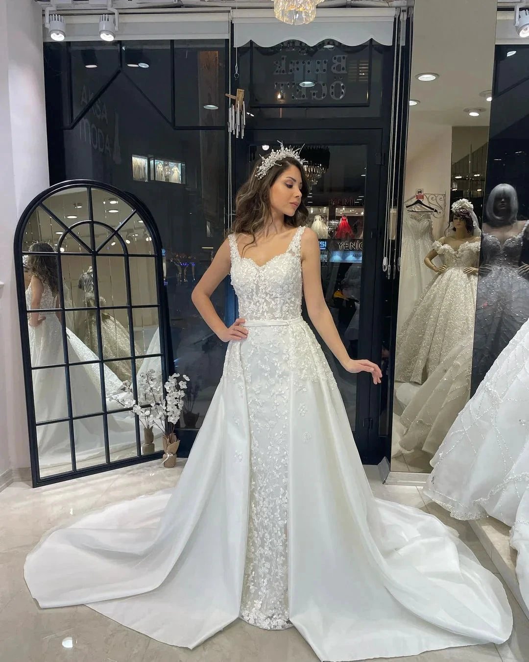 Sexy Floor Length Sweetheart Traps Sleeveless Mermaid Lace Weddding Dress with Court Train (ZD14802)