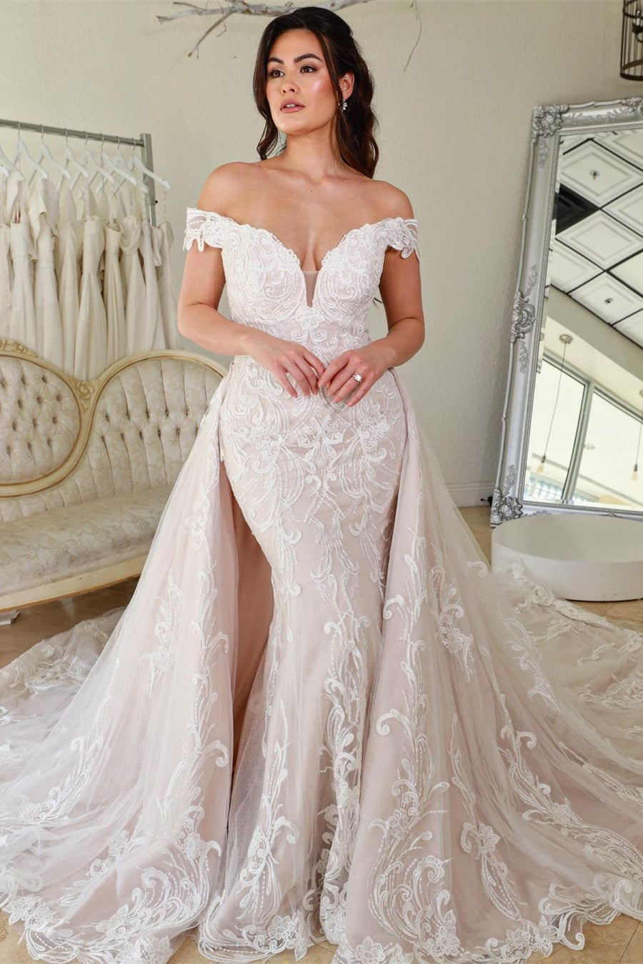 Amazing Floor Length V-Neck Off-The-Shoulder Mermaid Lace Wedding Dress with Court Train (ZD17418)