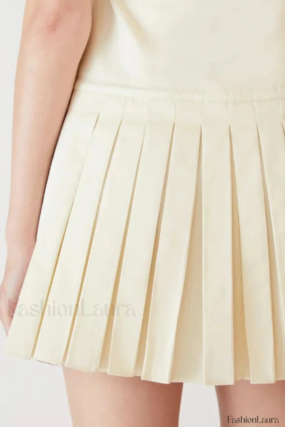 Sexy Pleated Waist Dress with Relaxed Fit and Modern Casual Wear