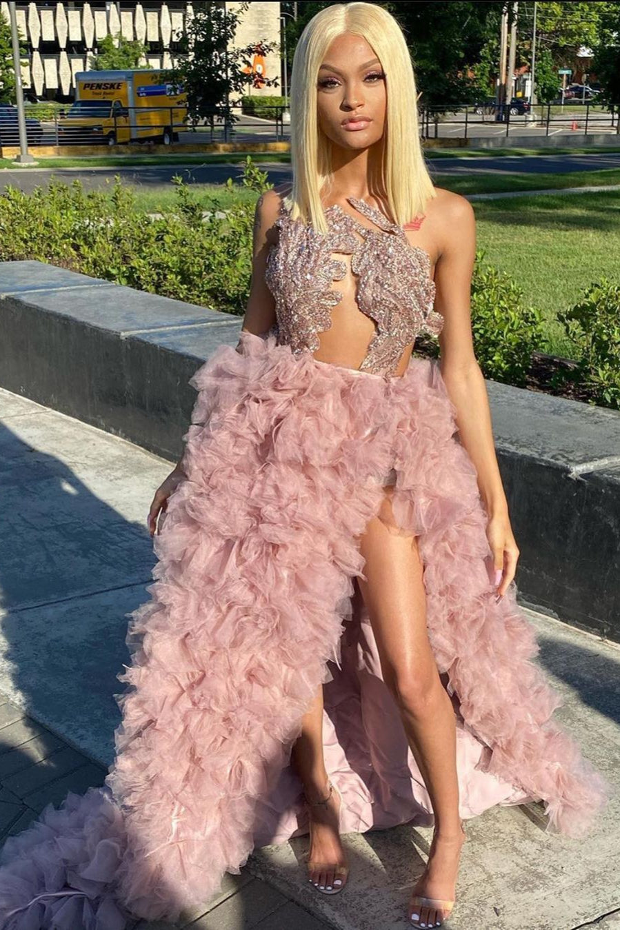 Sexy V-Neck Pink Organza Prom Dress Sequins Long With Split