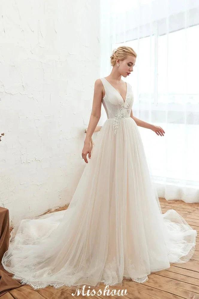 Sexy V-neck Princess Tulle Wedding Dress with Lace Appliques (ZD13979)